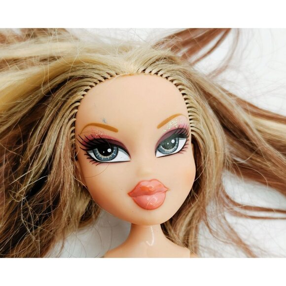 Bratz Dolls MGA Nude As Is Mixed Lot of 5 Vintage Dolls - Picture 6 of 7